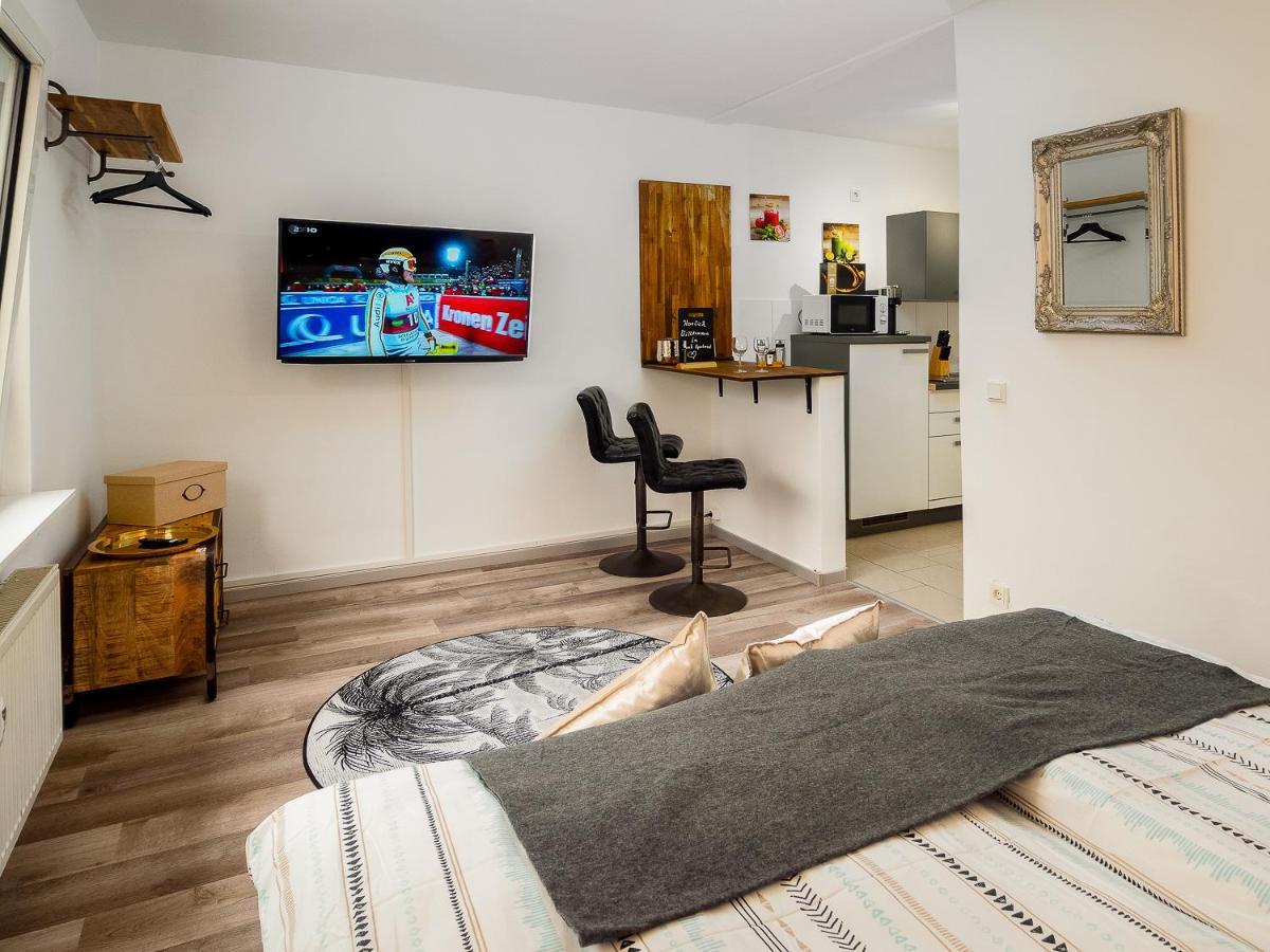 Gemuetliche & Individuelle Ferienwohnungen In Krefeld - Junik Apartments Eksteriør bilde
